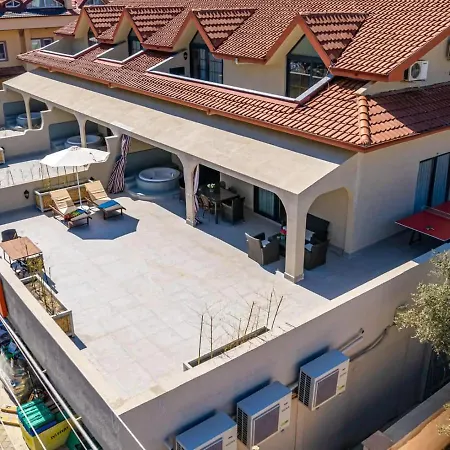 Lejlighedshotel Oludeniz 1+1 Yuzme Havuzlu Ve Jakuzili Modern Yazlik Fethiye