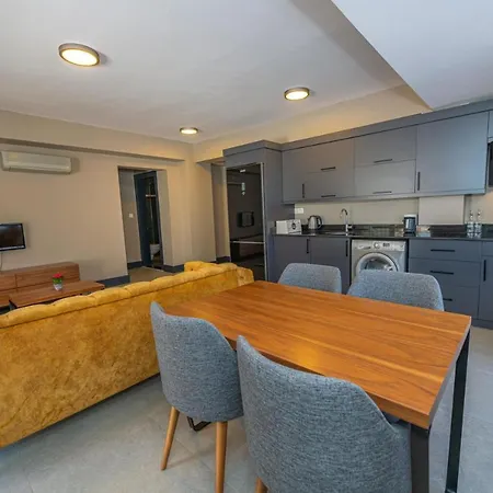Oludeniz 1+1 Yuzme Havuzlu Ve Jakuzili Modern Yazlik Fethiye